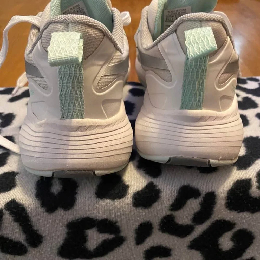 Reebok Womens Energen Lux Running Shoes White Seafoam GreenSize 8.5